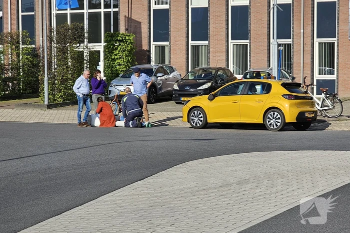 Fietser gewond bij botsing met auto