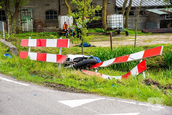 Motorrijder zwaargewond bij aanrijding met auto