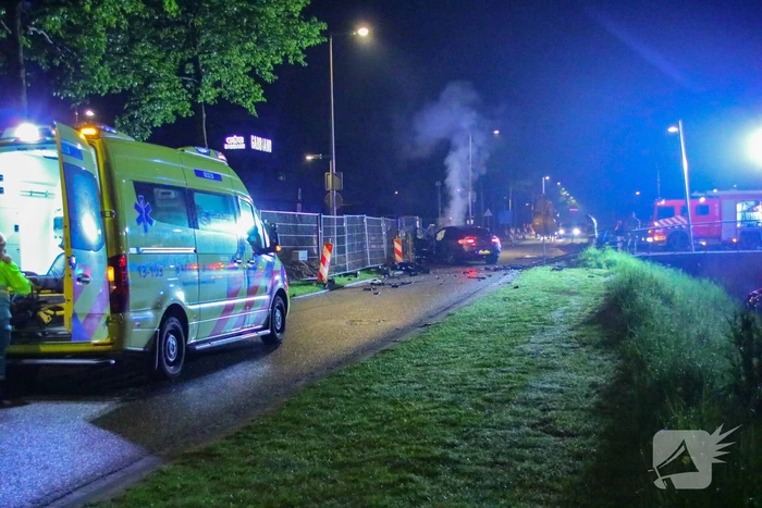 Voertuig te water na aanrijding