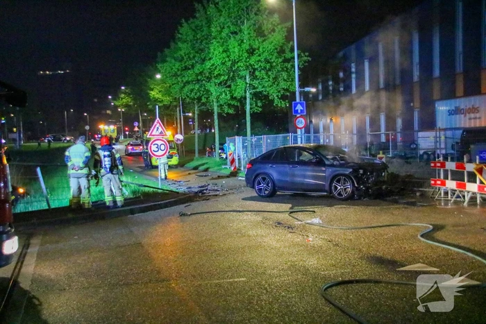 Voertuig te water na aanrijding