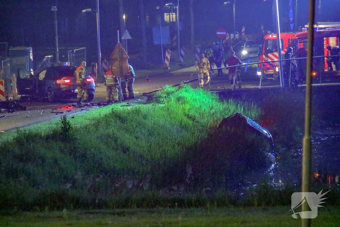 Voertuig te water na aanrijding