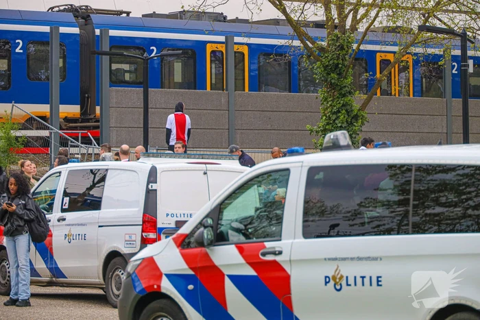 Trein stilgezet op NS-station vanwege melding van vuurwapen