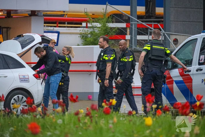 Trein stilgezet op NS-station vanwege melding van vuurwapen
