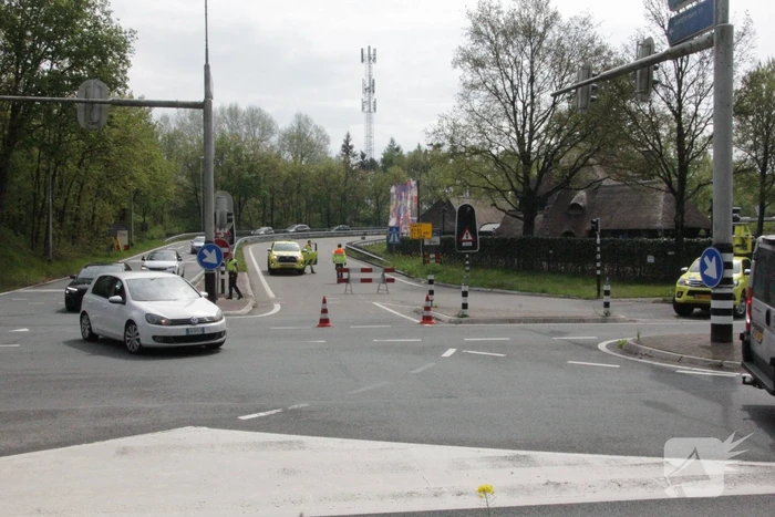 Snelweg afgesloten na gekantelde caravan