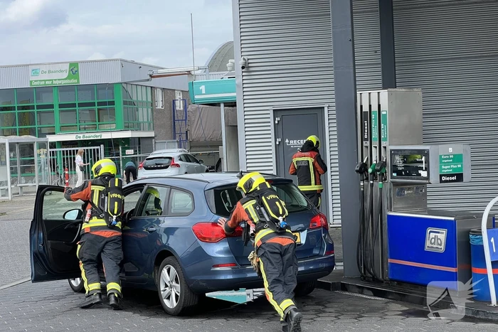 Toevoer brandstof stop niet tijdens tanken