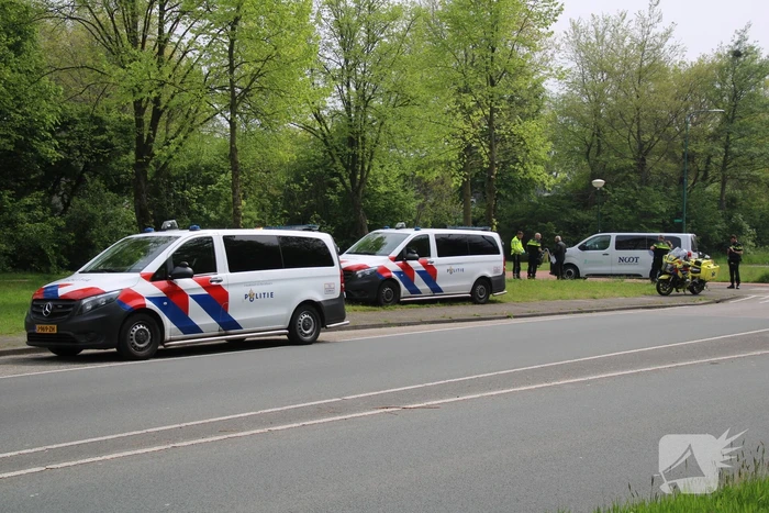 Fietsster aangereden door taxi bus