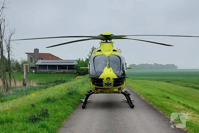 Zwaargewonde en ravage na botsing tussen bus en auto