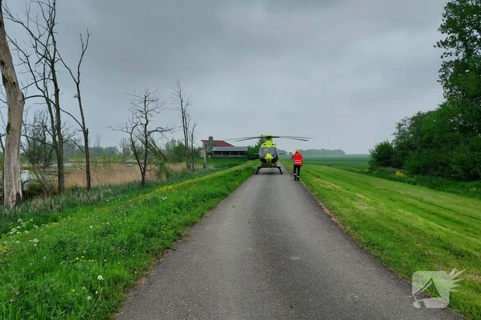Zwaargewonde en ravage na botsing tussen bus en auto