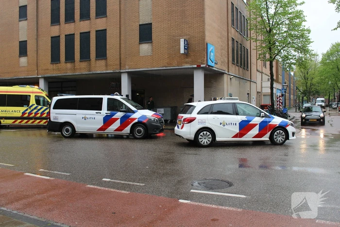 Twee fietsers botsen op elkaar