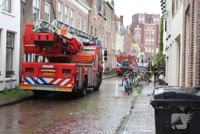 Straat afgezet na brand in gebouw basisschool Lucas van Leyden