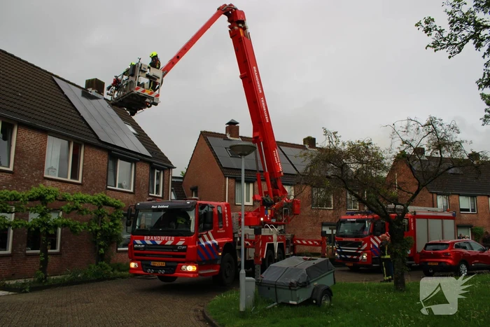 Brand in schoorsteen snel gedoofd
