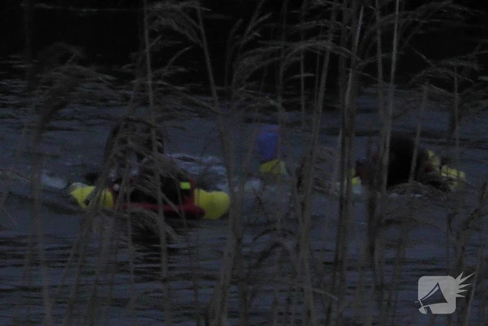 Lammetje raakt te water