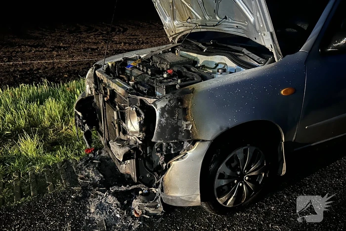 Auto verwoest door brand