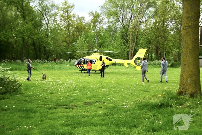 Traumahelikopter landt na steekpartij