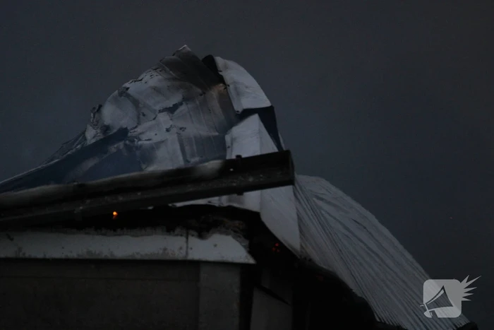 Grote rookwolken bij zeer grote industriebrand