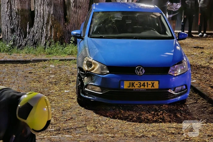 Auto volledig afgebrand in parkeervak