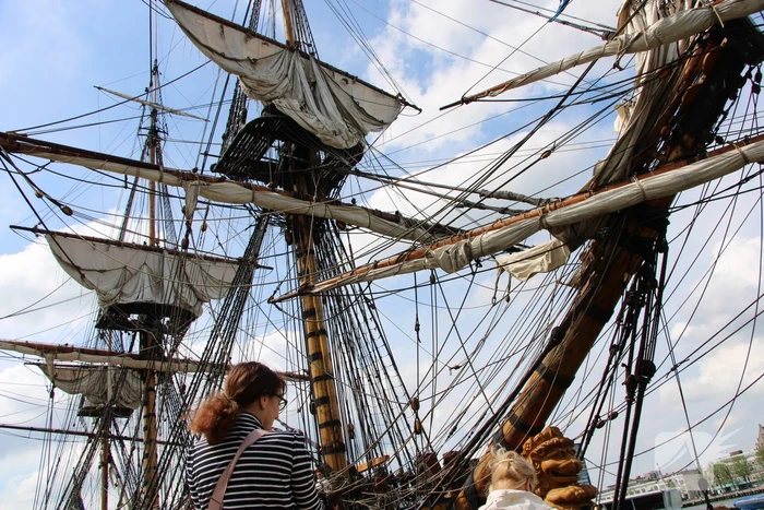 De Götheborg replica bezoekt Nederland