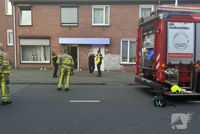 Veel rook bij brand in woning