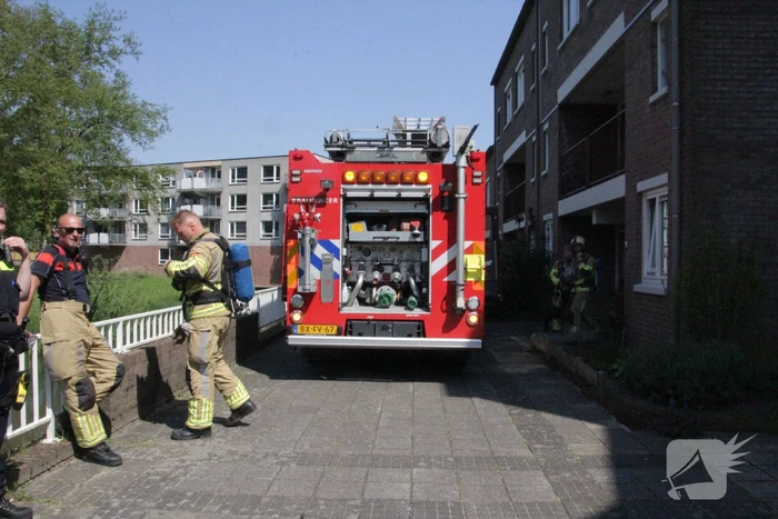 Pan op kookplaat vat vlam