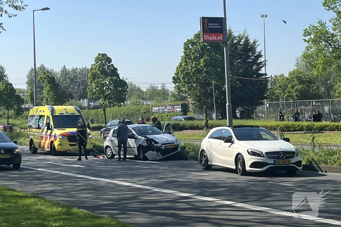 Flinke schade bij botsing personenauto's