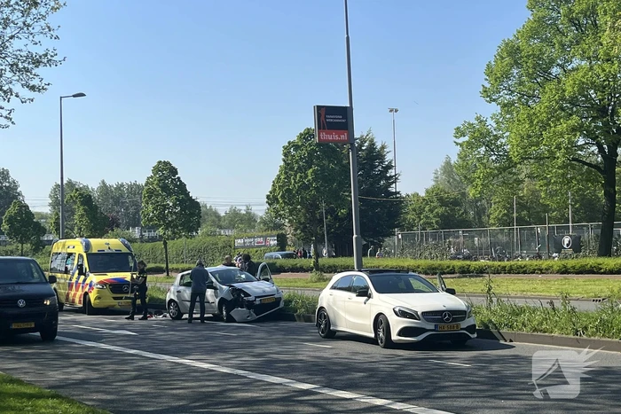Flinke schade bij botsing personenauto's