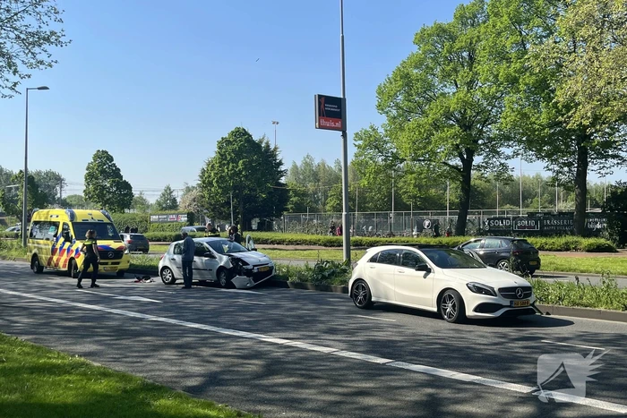 Flinke schade bij botsing personenauto's