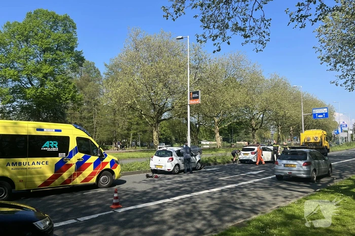 Flinke schade bij botsing personenauto's