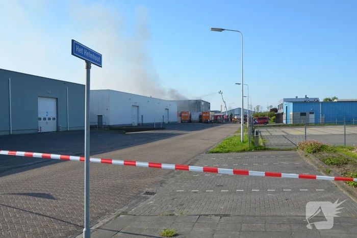 Zeer grote brand in loods