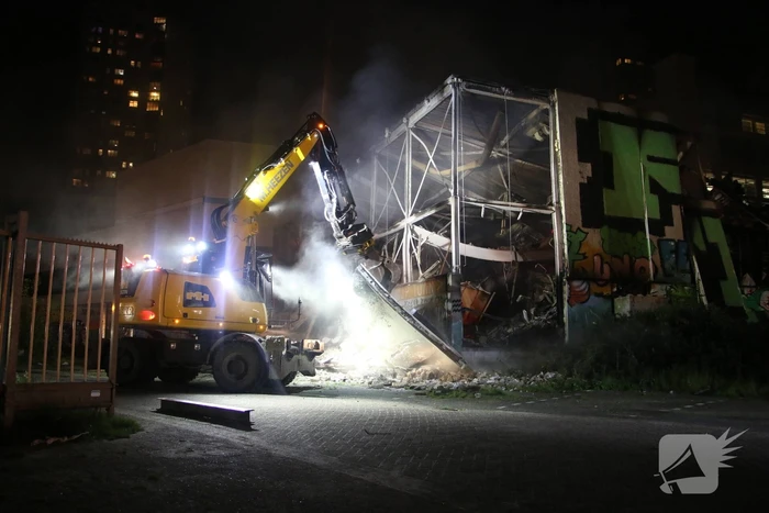 Zeer grote brand in leegstaande loods