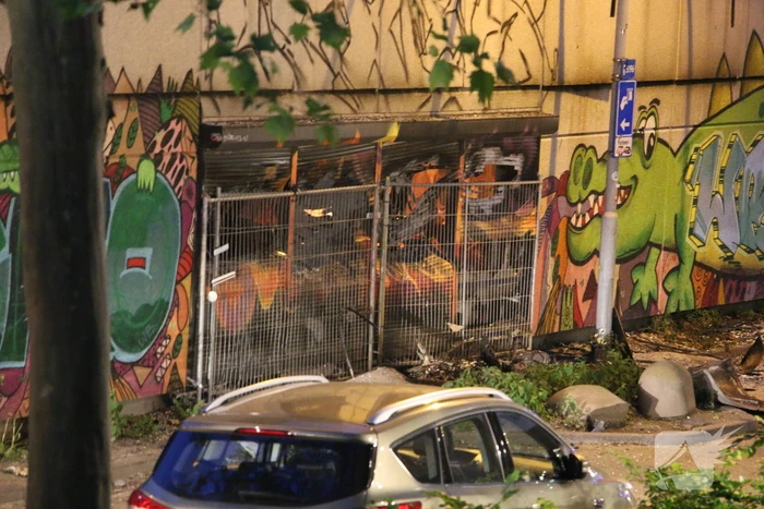 Zeer grote brand in leegstaande loods