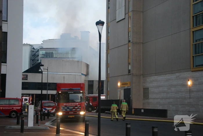 Zeer grote brand in leegstaande loods