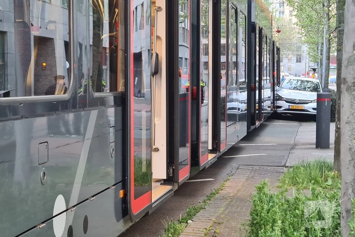 Forse schade bij aanrijding tussen tram en auto