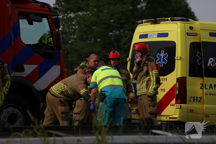 Voetganger aangereden op snelweg, bestuurster rijdt door