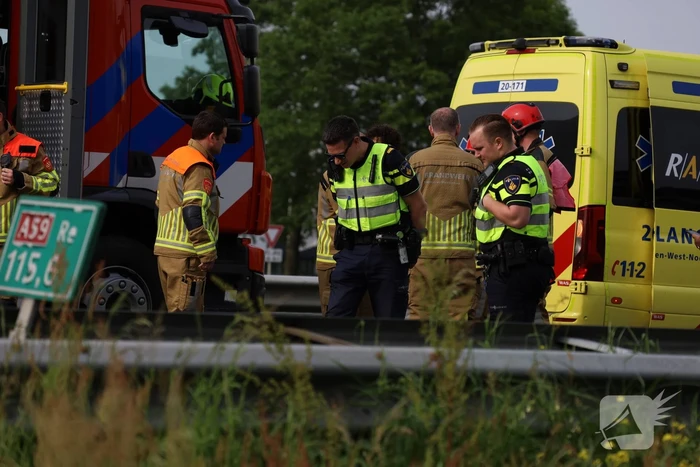 Voetganger aangereden op snelweg, bestuurster rijdt door