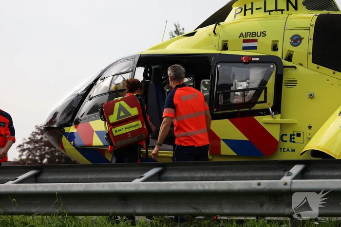 Voetganger aangereden op snelweg, bestuurster rijdt door