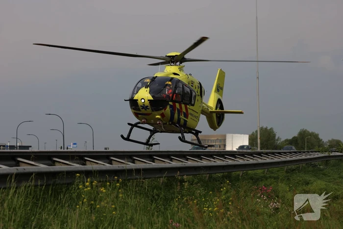 Voetganger aangereden op snelweg, bestuurster rijdt door