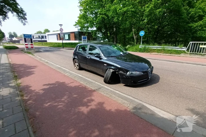 Eenzijdig ongeval resulteert in beschadigde auto