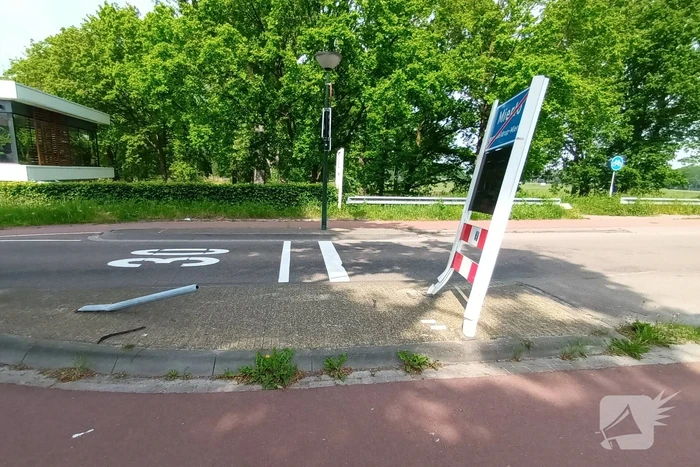 Eenzijdig ongeval resulteert in beschadigde auto