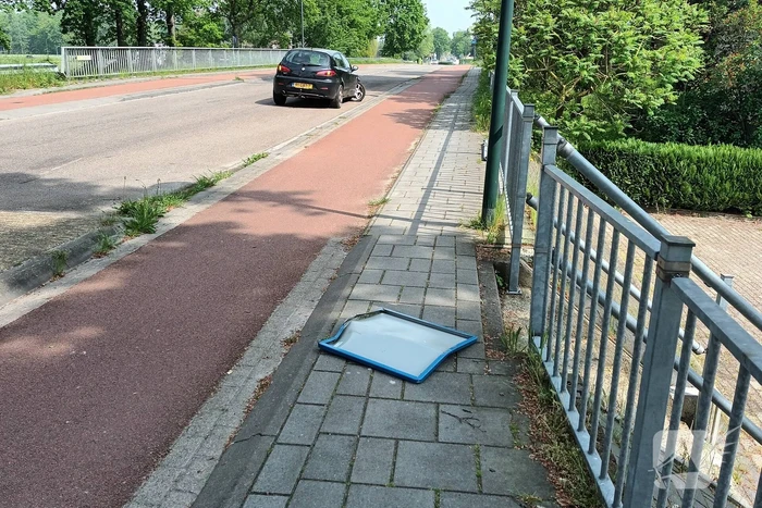 Eenzijdig ongeval resulteert in beschadigde auto
