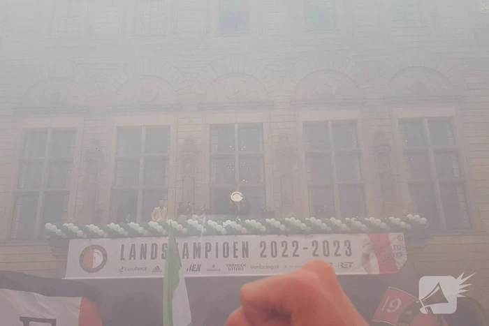 Feyenoord gehuldigd in overvolle stad
