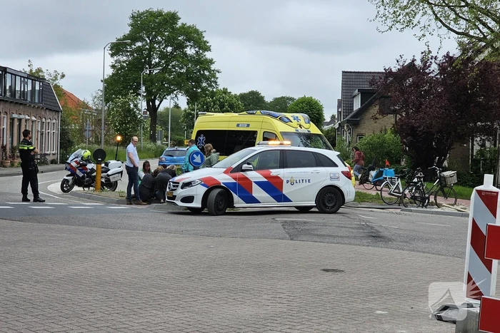 Fietsster gewond bij botsing met auto