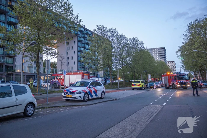 Gezin van balkon gered na brand
