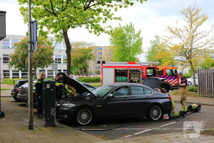 Brand in geparkeerde auto