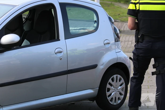 Scootmobieler omgeslagen na aanrijding met auto