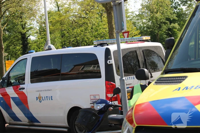 Scootmobieler omgeslagen na aanrijding met auto
