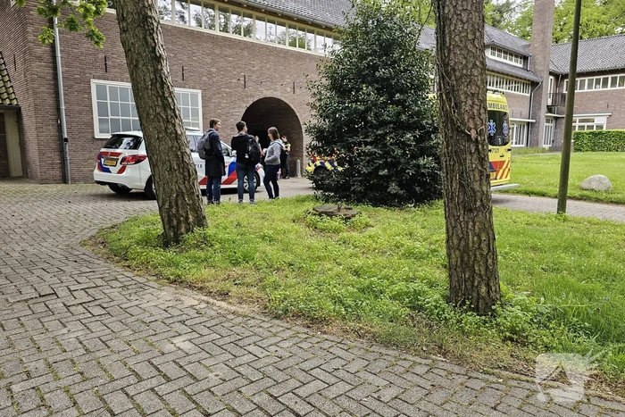 Vrouw gewond naar ziekenhuis