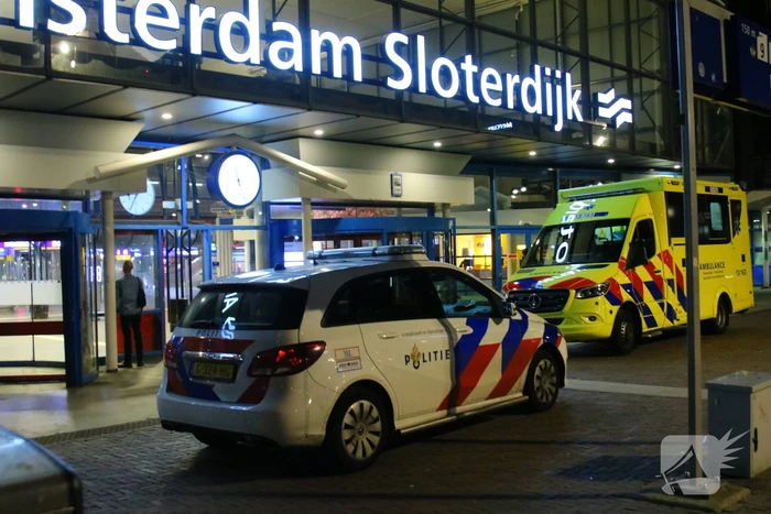 Steekpartij voor treinstation