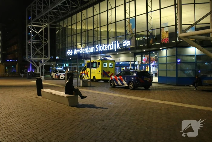 Steekpartij voor treinstation