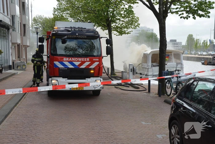 Veel rook bij brand op Duitse pleziervaartuig