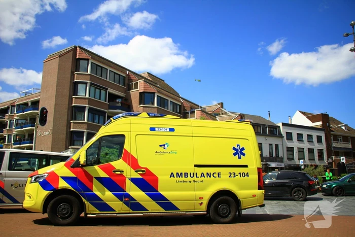 Man met verward gedrag gewond aangetroffen